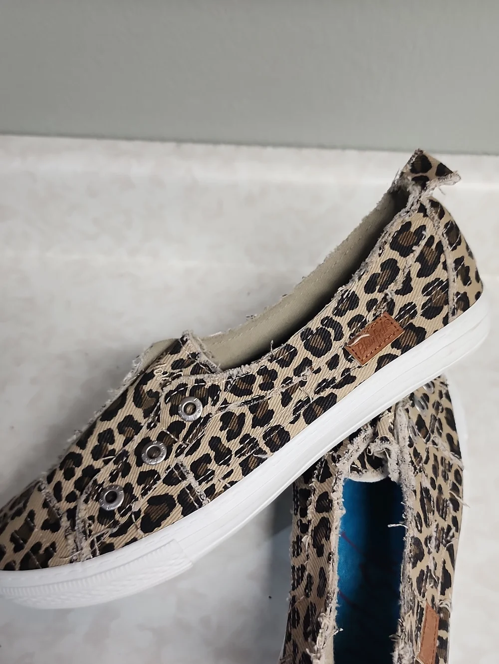 Blowfish Leopard Print Slip-On Shoes womens 9.5 number 1144